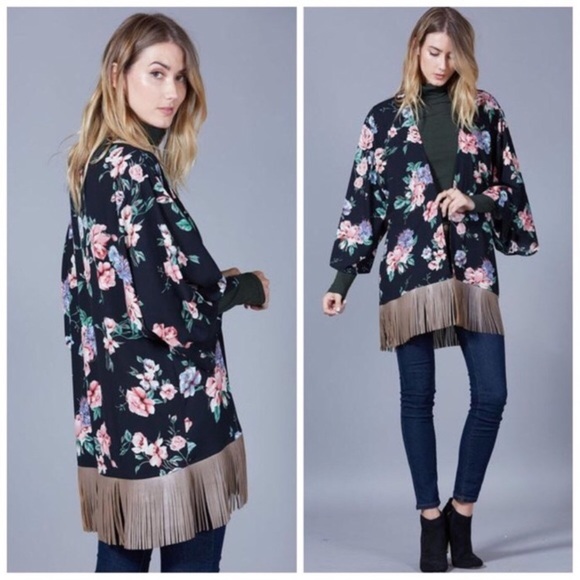 ✨NEW Boutique Floral Fringe Boho Kimono - Picture 5 of 5
